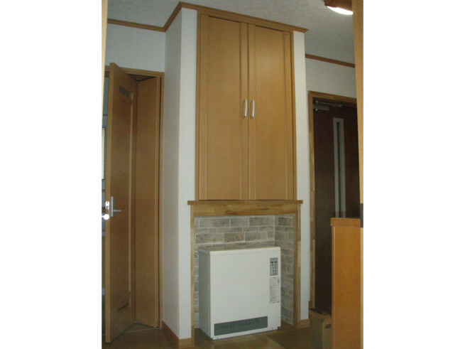 収納庫（蓄熱暖房機）